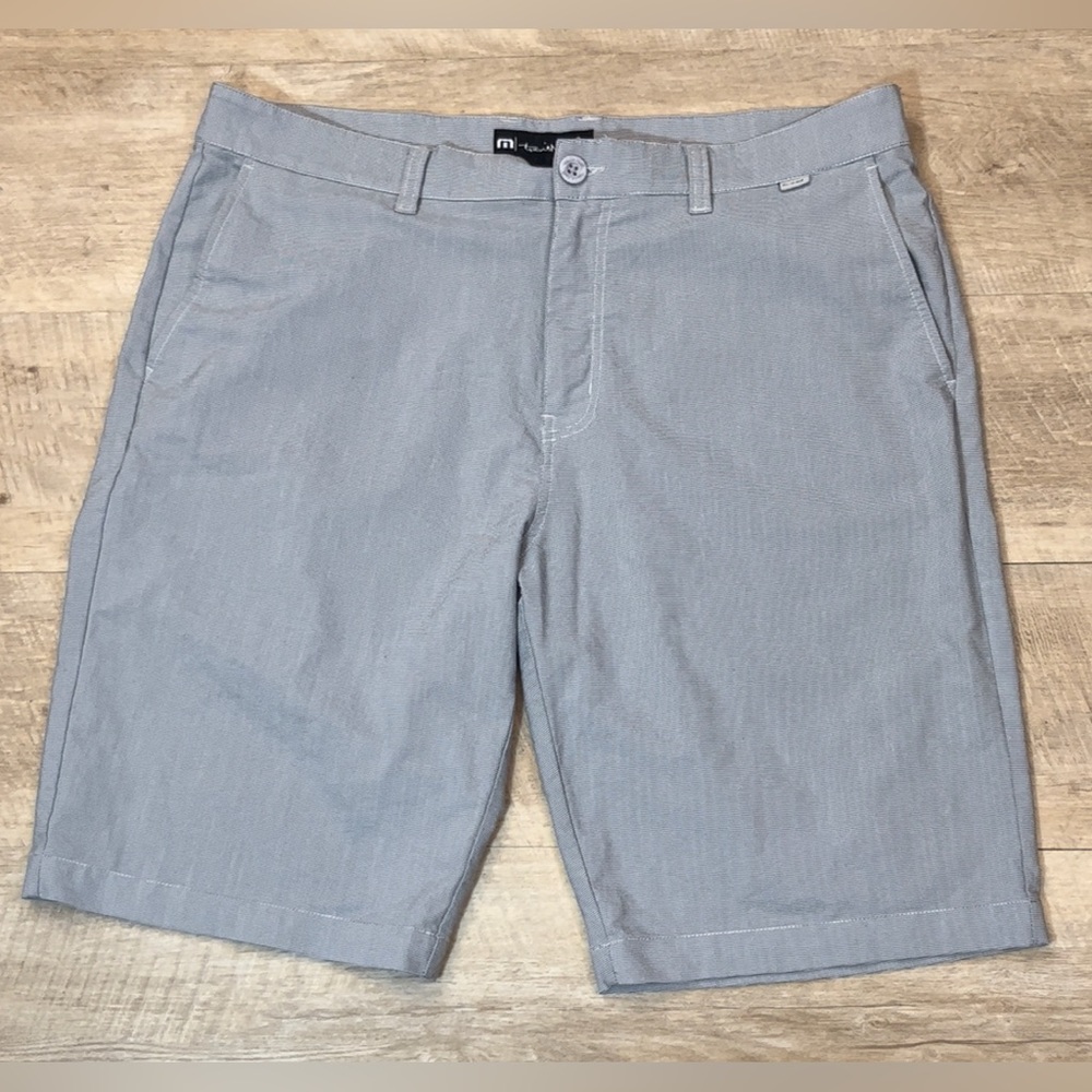 Travis Mathew Performance Shorts Size 38